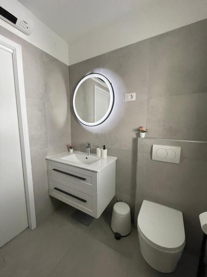 La Storia - Holiday Apartment House Zara Esterno foto
