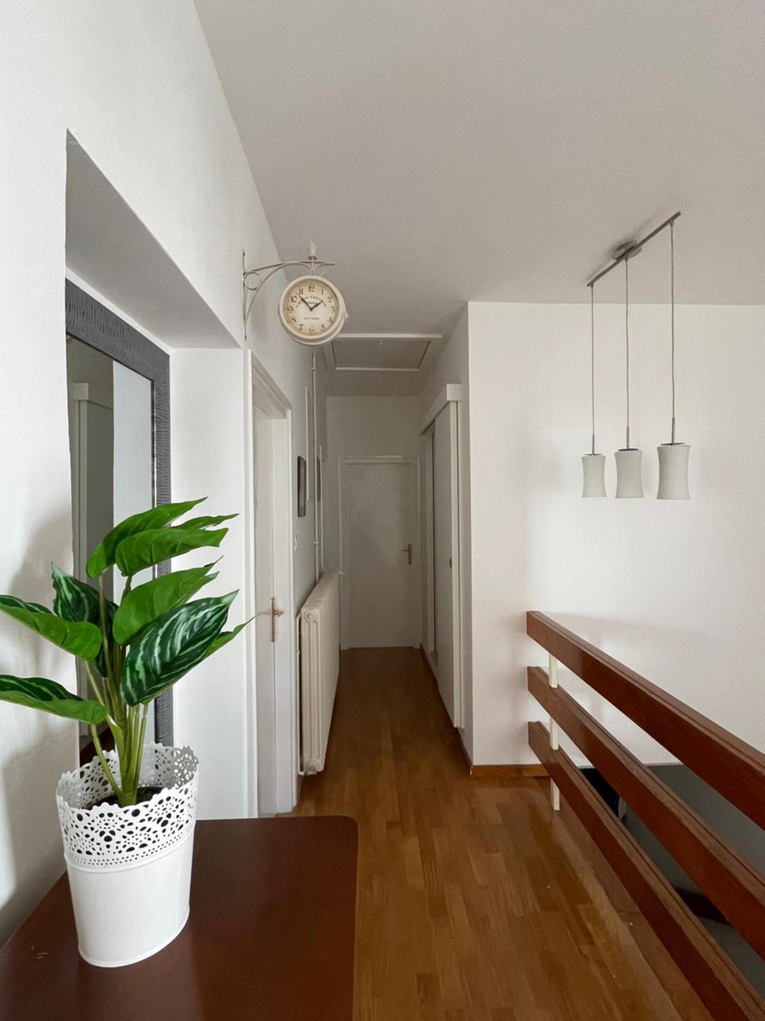 La Storia - Holiday Apartment House Zara Esterno foto
